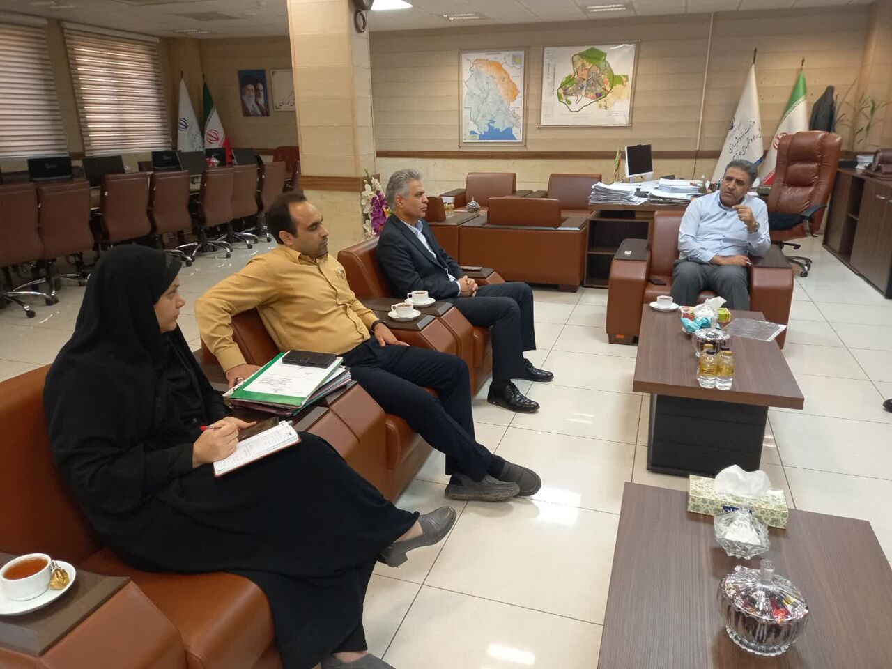 نشست مشترک مدیرکل راه و شهرسازی خوزستان و مدیرکل ورزش و جوانان با هدف بررسی مسائل مشترک